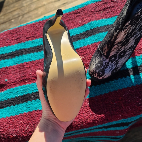 Lace booties - Picture 3 of 3